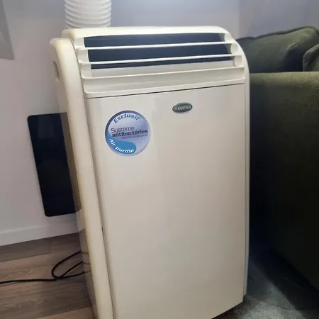 With Air Conditioning * Versalles